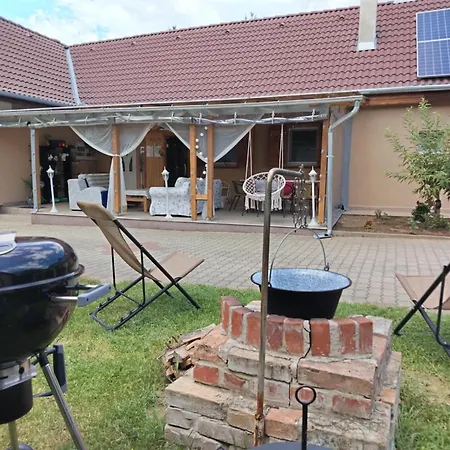 Szofi Vendeghaz Holiday home Kereki